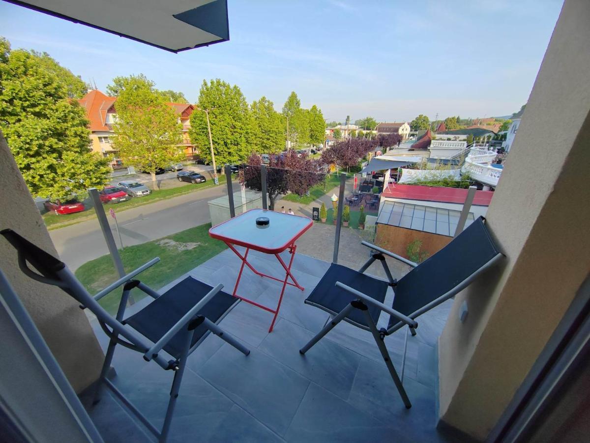 City Panzio Balatonlelle Exterior foto