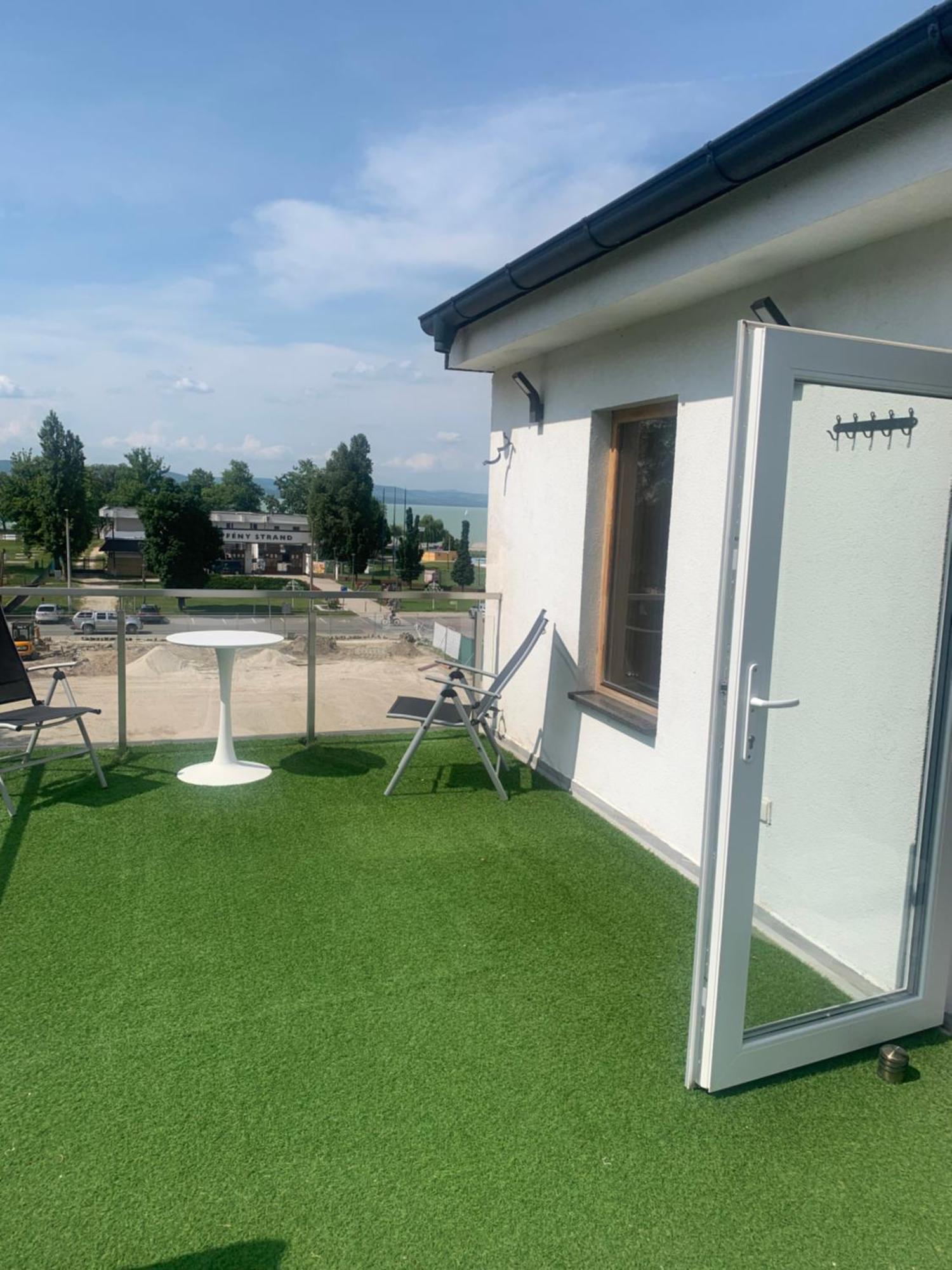 City Panzio Balatonlelle Exterior foto